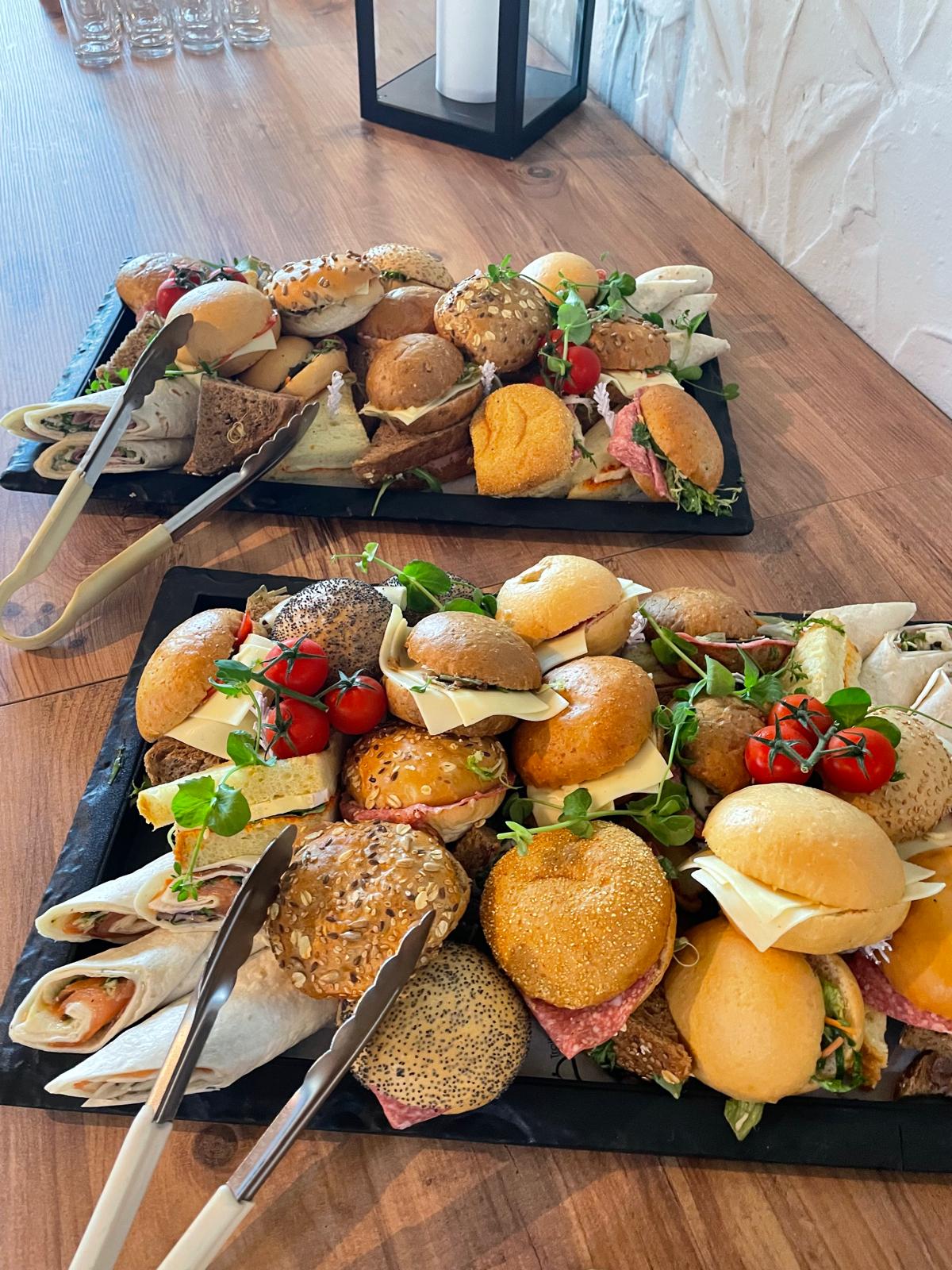 Verzorgde lunch voor een bijeenkomst bij Hoeve 't Peerdeke